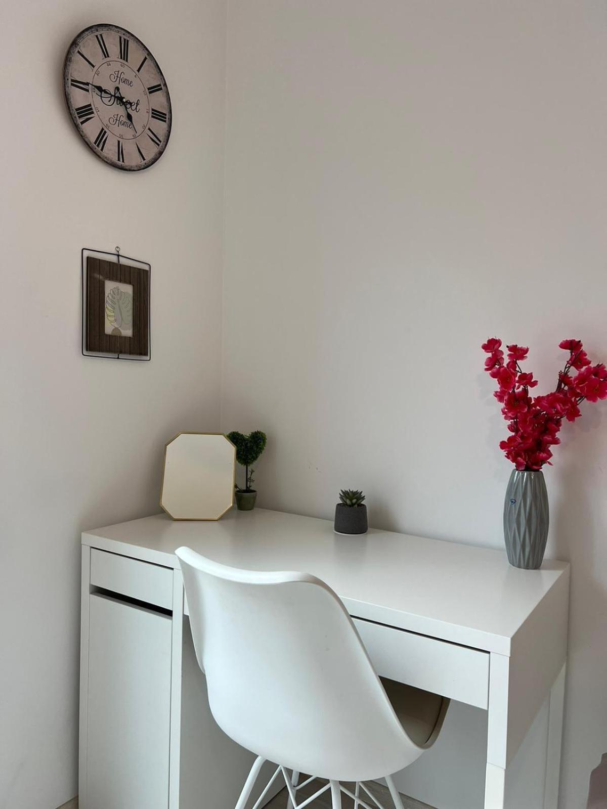 Paris Luxury Top Centre 2Bdr Apt W Work Desk And Wifi Near Nevsky Cathedral Sofia Exterior photo