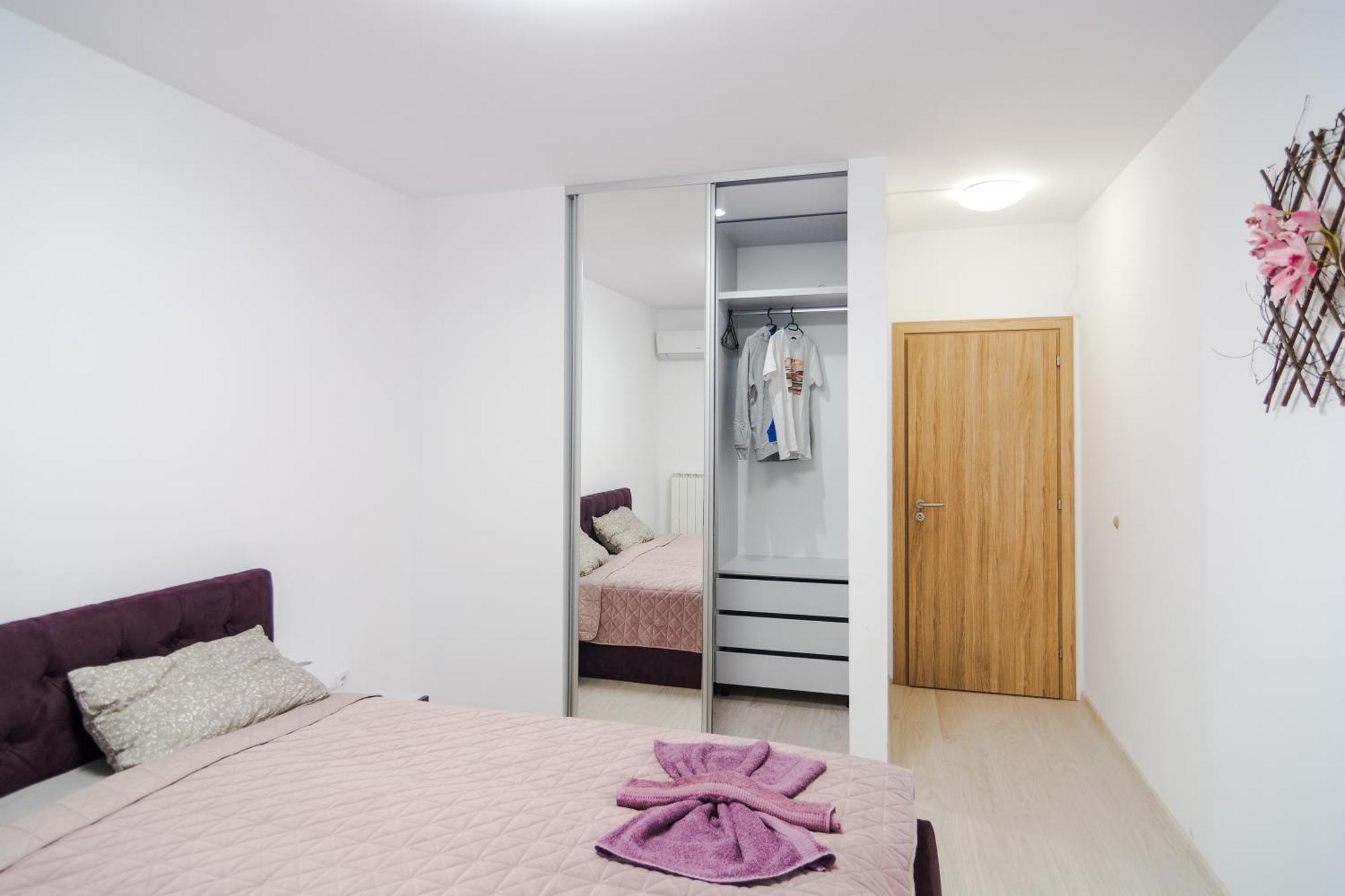 Paris Luxury Top Centre 2Bdr Apt W Work Desk And Wifi Near Nevsky Cathedral Sofia Exterior photo