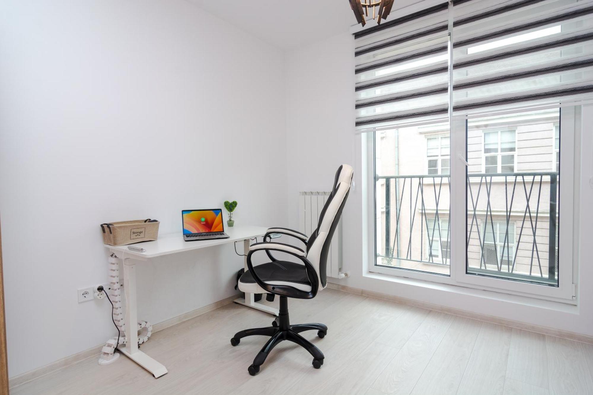 Paris Luxury Top Centre 2Bdr Apt W Work Desk And Wifi Near Nevsky Cathedral Sofia Exterior photo